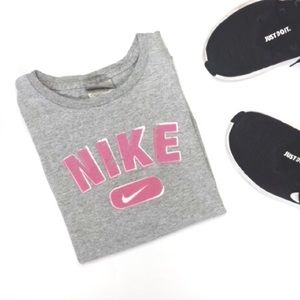 Nike - Grey / Pink Short sleeve Crop top